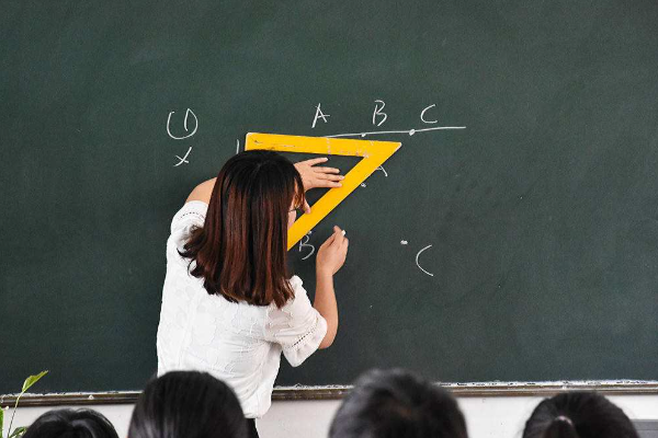 代课教师是自由职业者吗