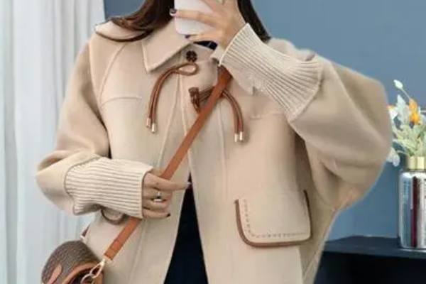 秋冬女生怎么穿衣搭配