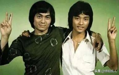 走路的模特走视频路的时候裙子掉了_青岛市区到黄岛自驾去时候走海底隧道回来走跨海大桥吗_张国荣什么时候走的