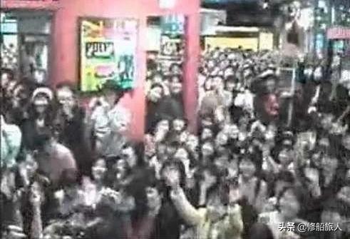 走路的模特走视频路的时候裙子掉了_青岛市区到黄岛自驾去时候走海底隧道回来走跨海大桥吗_张国荣什么时候走的