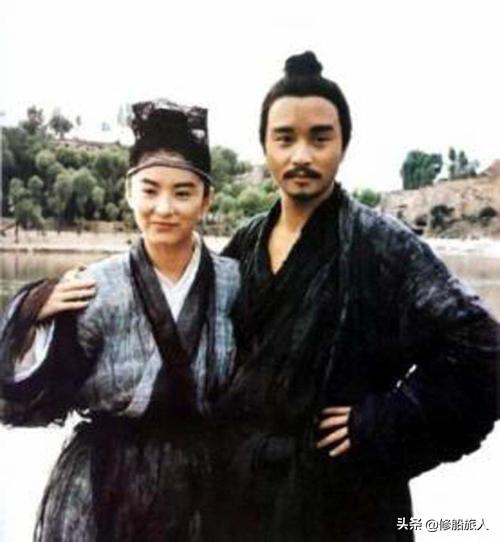 张国荣什么时候走的_走路的模特走视频路的时候裙子掉了_青岛市区到黄岛自驾去时候走海底隧道回来走跨海大桥吗