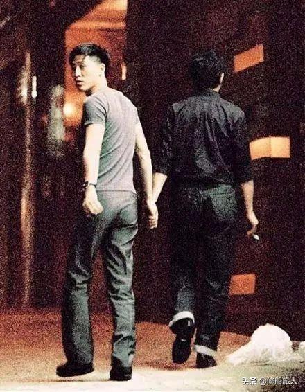 张国荣什么时候走的_走路的模特走视频路的时候裙子掉了_青岛市区到黄岛自驾去时候走海底隧道回来走跨海大桥吗