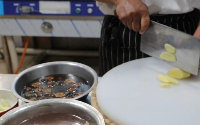 香菇炖鸡汤怎么炖才能好喝图6