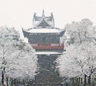 《宣城谢朓楼饯别校书叔云》,和谢朓楼有关所有古诗图4