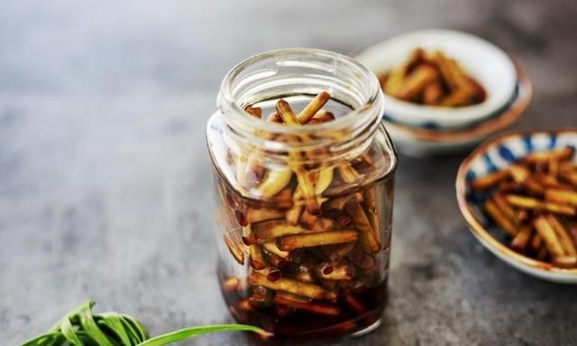 蒜苔怎么腌制 蒜苔怎么腌制能放一年不会坏