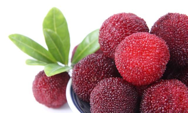 杨梅酒用多少度的酒泡最好 泡杨梅酒可以和冰糖蜂蜜一起泡吗