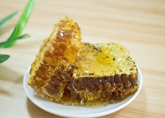 原生态蜂巢蜜保质期多久 蜂巢蜜保质期多长时间