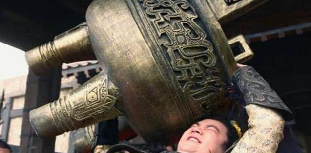 短暂的彪悍人生，扛鼎而死的秦国君王“嬴荡”