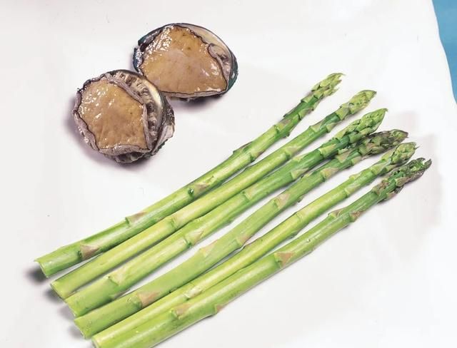 微波炉蒸蔬菜能保留营养吗