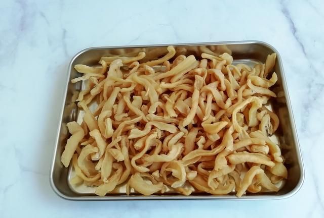 有哪些蔬菜晒干了炒着更好吃(5种蔬菜晒干炒肉放一年不坏)图6