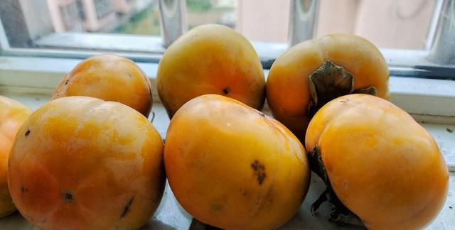 买回来的柿子太涩教你催熟小妙招图2