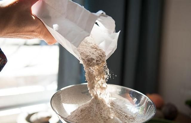 没有开封的面粉已过期还能做面食