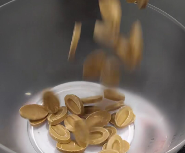 做脆皮巧克力用什么融化