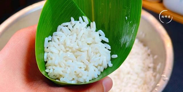 水煮粽叶放什么料,粽叶煮几分钟最好煮好还泡吗图2