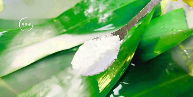 水煮粽叶放什么料,粽叶煮几分钟最好煮好还泡吗图4