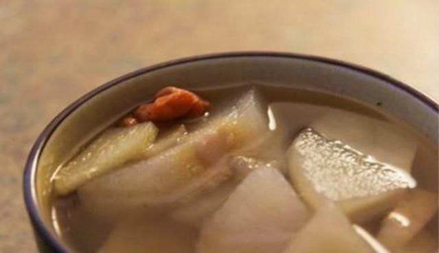 生姜冰糖雪梨能不能吃