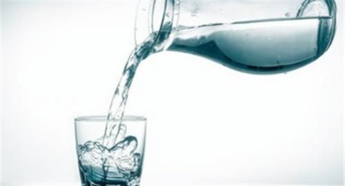 不喜欢喝白水可以用什么代替 喝白水烧心