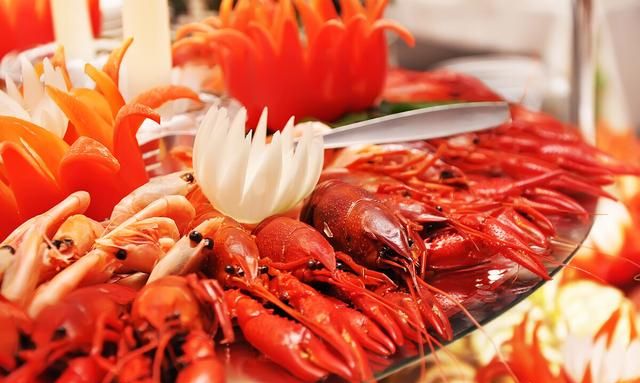 小龙虾提前去头去虾线油炸会散吗