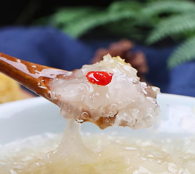 如何煮银耳汤容易出胶变粘稠