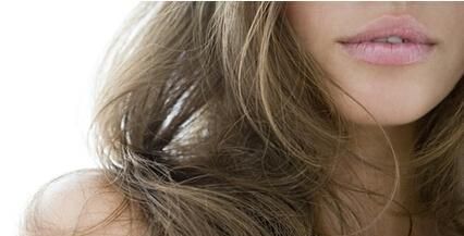 头发涩是什么原因 头发涩是什么样子