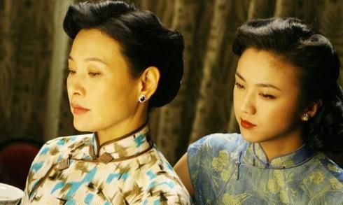 银色真丝旗袍怎么搭配,银色真丝旗袍上衣怎么搭配图9