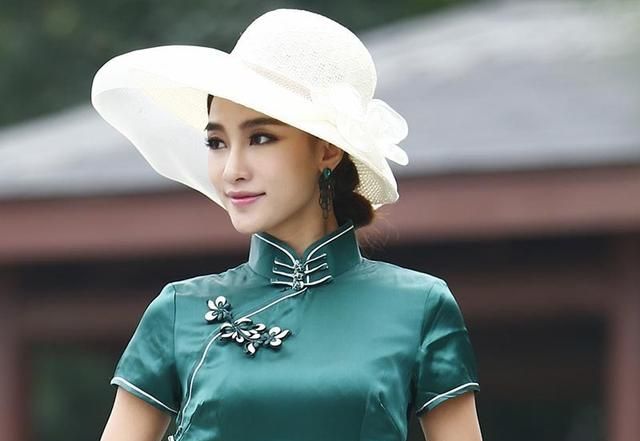 银色真丝旗袍怎么搭配,银色真丝旗袍上衣怎么搭配图23