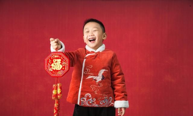 脚二拇指压大拇指是什么原因