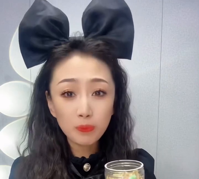 新疆牙签瓜子是什么颜色 新疆五香牙签瓜子