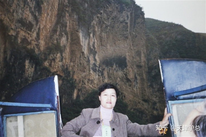 幸运游览小三峡胜景。湖边5. 小三峡美景