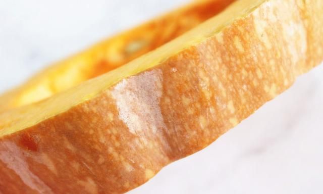 南瓜买黄皮好还是又黄又青好(黄皮南瓜和绿皮南瓜营养)图5