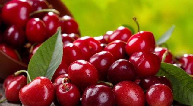 清洗樱桃时用清水清洗还不如不洗图2