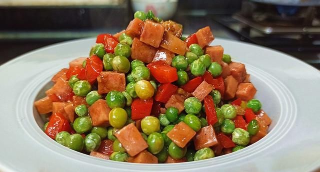 青豌豆怎么炒好吃又简单 青豌豆怎么炒了好吃