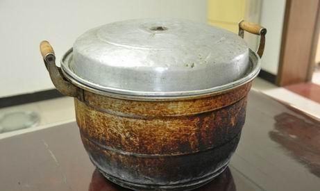 长时间使用铝锅对人体有害吗,铝锅烧开水对人体有害吗图2