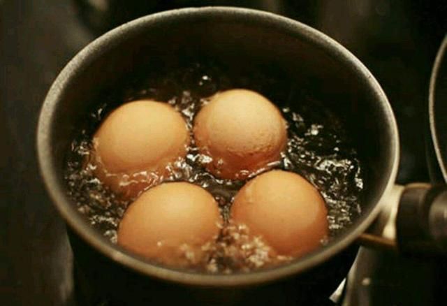 鸡蛋放冰箱3年为什么后面是空的图3