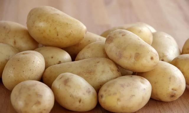 冰箱里放什么菜不容易坏图9