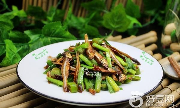 韭菜炒河鱼图片 韭菜河鱼干怎么炒好吃
