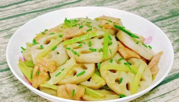 #我的养生日常 远离秋燥#莲藕炒肉片