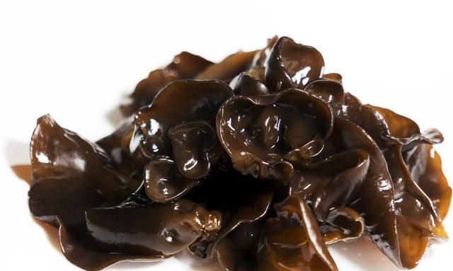 木耳泡好怎么吃 干木耳泡水多长时间不可食用