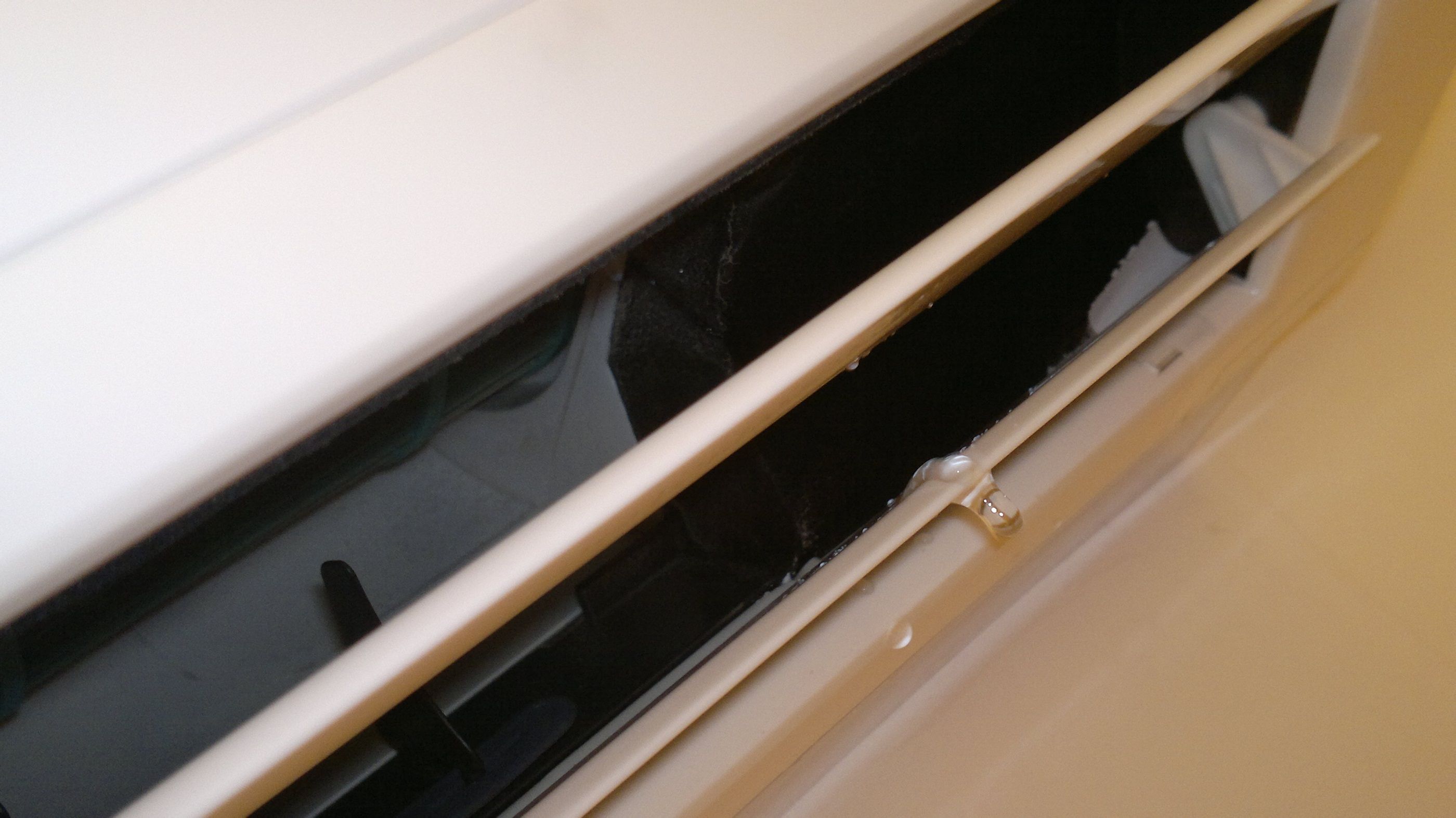 空调内机滴水怎么办_空调内机蒸发器滴水_挂式空调内机滴水