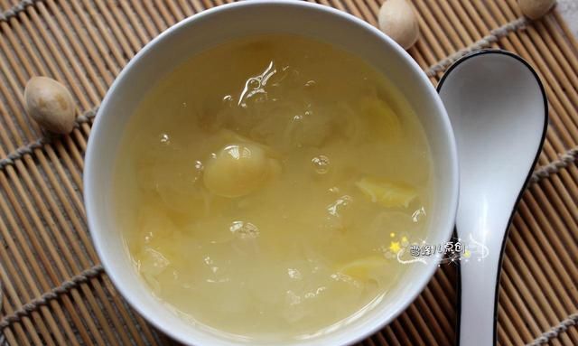 银耳汤出胶的正确方法 怎样才能快速熬出银耳胶