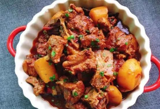 买排骨是前排好还是后排好吃(酸甜排骨用前排还是后排)图6