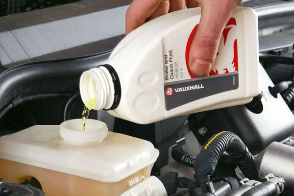 刹车油多长时间更换一次？