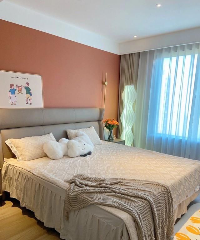 卧室就要这样装千万别装错了(现在卧室怎么装才不过时)图2