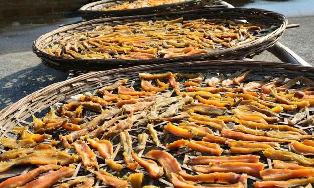 被子晒完之后有焦味是不是螨虫(暴晒的被子是螨虫烤焦的味道吗)图2