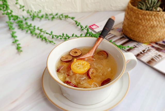 煮银耳只会切碎小火煮难怪不出胶