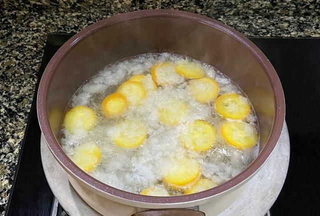 煮银耳只会切碎小火煮难怪不出胶图9