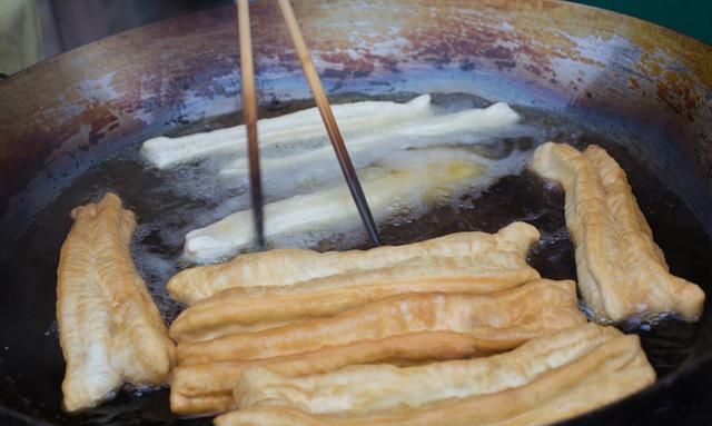 一根油条相当于几碗米饭的热量