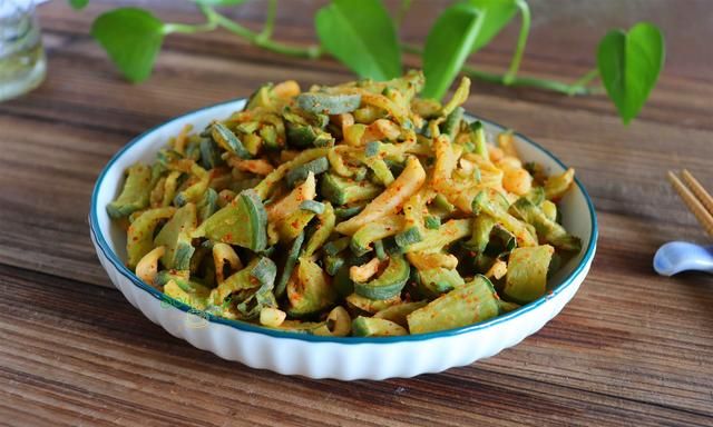 冬季萝卜又脆又甜 这个季节的萝卜又便宜又新鲜