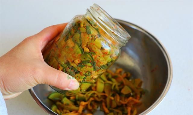 冬季萝卜又脆又甜(这个季节的萝卜又便宜又新鲜)图9