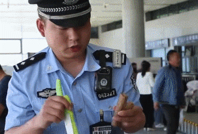 火车返程哪些东西不能带(乘坐火车返程哪些事情一定要注意)图7